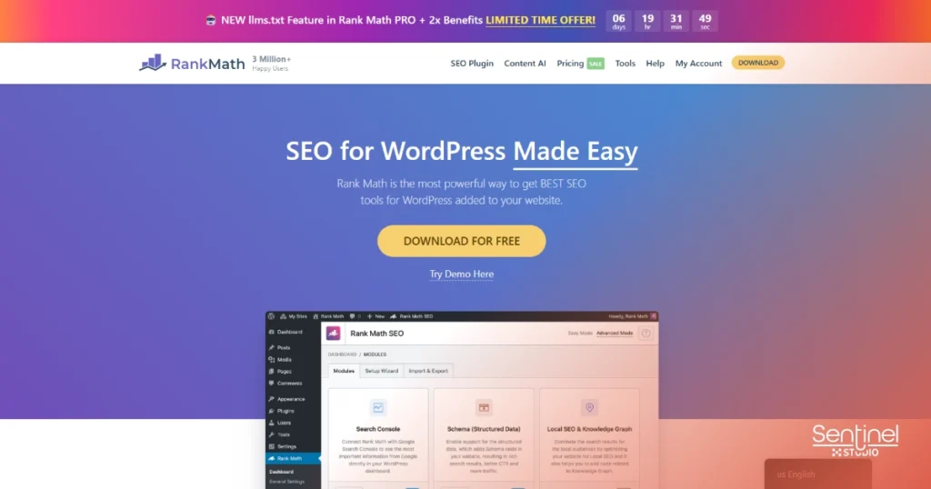 Captura de pantalla de la página de inicio del sitio web de Rank Math SEO, con un banner en degradado de azul a morado con "SEO for WordPress Made Easy"-una de las mejores opciones entre los mejores plugins SEO WordPress y plugins SEO 2025. El logotipo de Sentinel XSTM.IO aparece en la parte inferior derecha.
