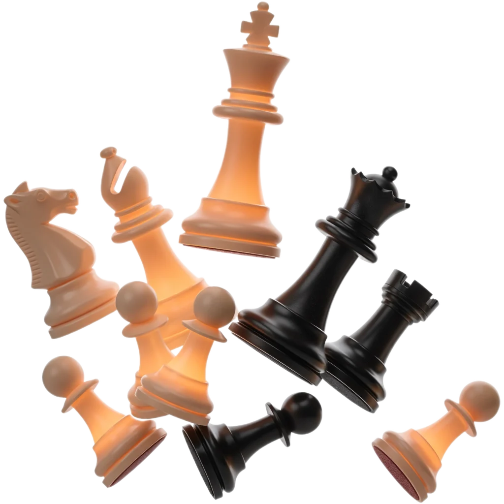Un conjunto de piezas de ajedrez de color canela y negro de Sentinel Studio, que incluye un rey, una reina, un alfil, un caballo, una torre y peones, parece estar cayendo o suspendido en el aire sobre un fondo transparente con líneas de movimiento que sugieren una acción dinámica.